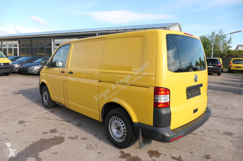 Лекотоварен автомобил Volkswagen T5 Transporter...