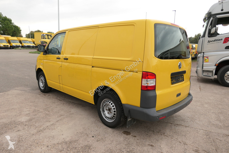 Лекотоварен автомобил Volkswagen T5 Transporter...