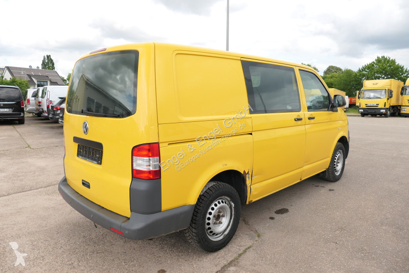 Лекотоварен автомобил Volkswagen T5 Transporter...