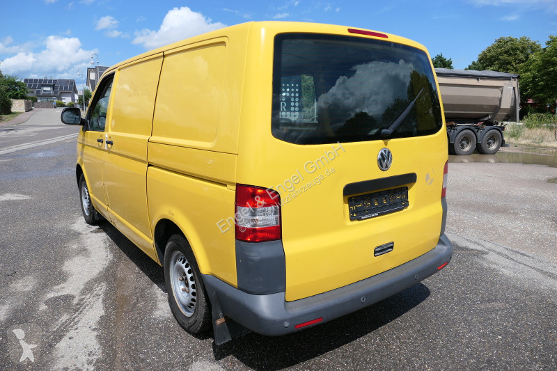 Autoutilitară Volkswagen T5 Transporter 2.0 TDI...