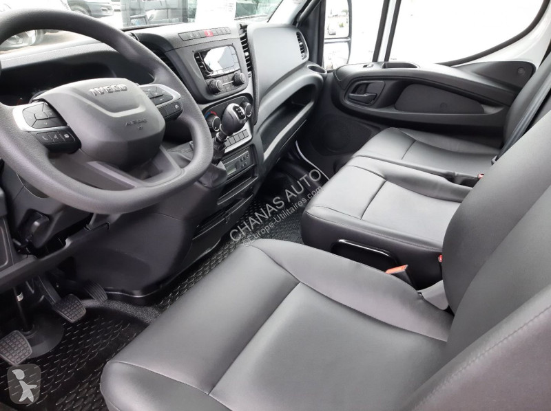 Autoutilitară Iveco 35C16 160CV 3L CAISSE...