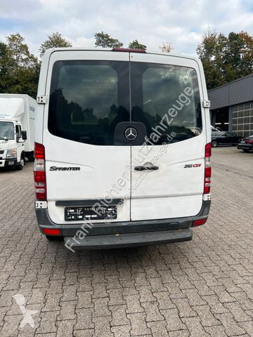 Véhicule utilitaire Mercedes 215CDI...