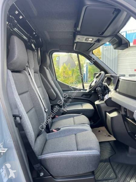 Véhicule utilitaire Nissan
