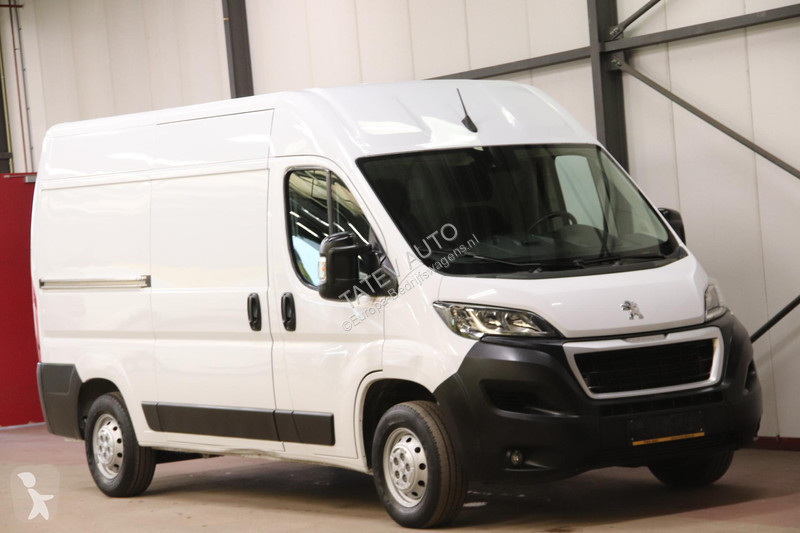 Autoutilitară Peugeot 2.2 140PK L2H2 EURO 6