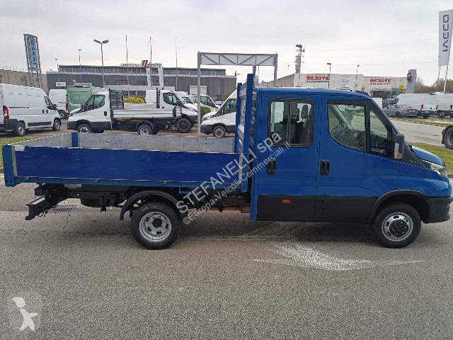 Véhicule utilitaire Iveco DAILY 35C14H D...