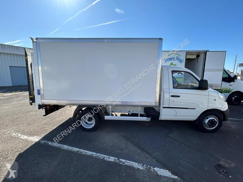 Furgoneta Piaggio caisse hayon roues jumelées
