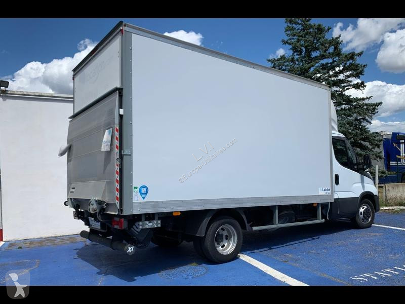 Véhicule utilitaire Iveco CCb 35C16H...