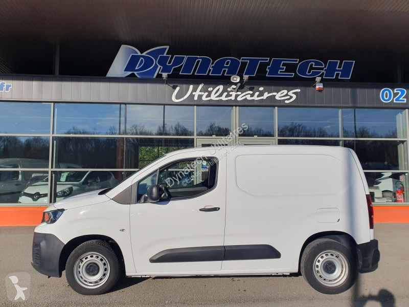 Autoutilitară Peugeot PARTNER STANDARD 650KG...