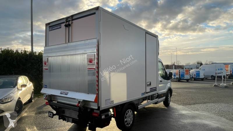 Véhicule utilitaire Ford