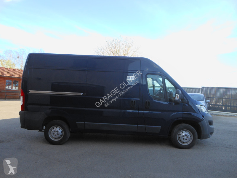 Véhicule utilitaire Citroën 35 L2H2 2.0 Bluehdi...