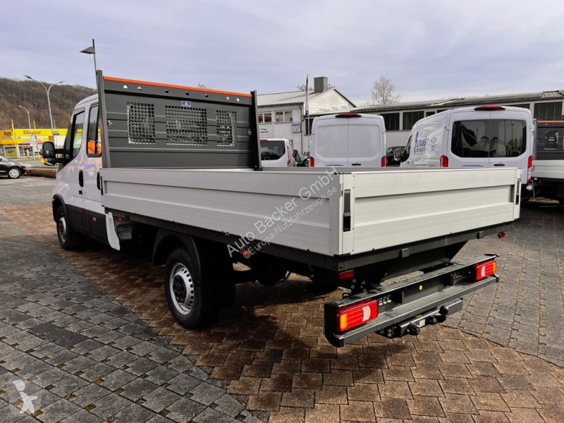 Véhicule utilitaire Iveco 35S14 EA8 D Pritsche...