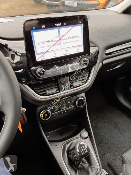Užitkové vozidlo Ford 1.0 EcoBoost Titanium...