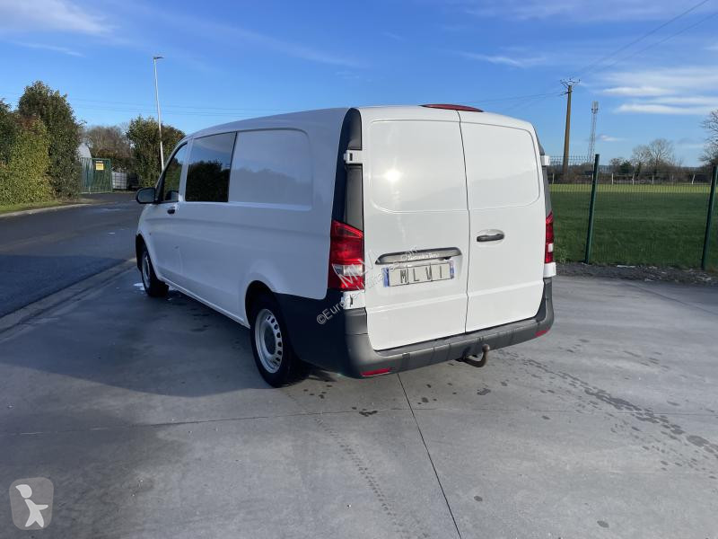 Véhicule utilitaire Mercedes Vito