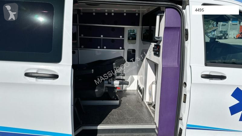 Véhicule utilitaire Mercedes 114CDI AMBULANCE
