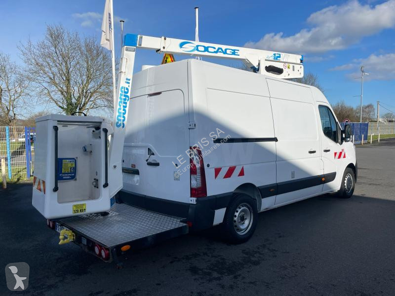 Véhicule utilitaire Renault 2.3DCI 145