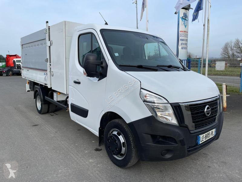 Véhicule utilitaire Nissan 145.35