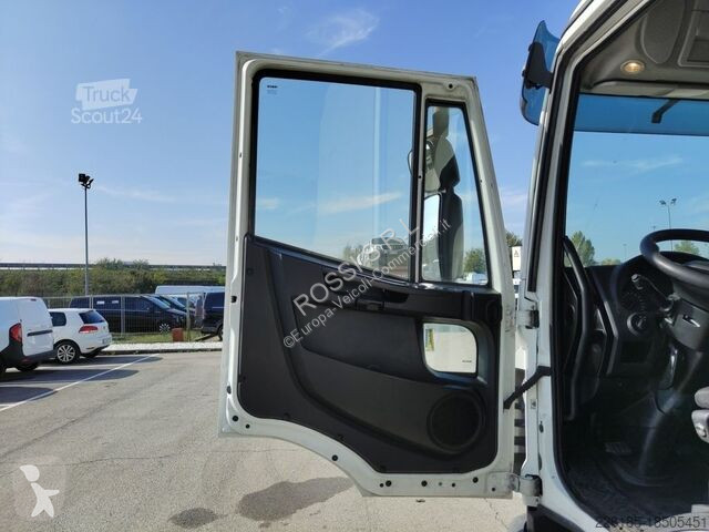 Veículo utilitário Iveco EUROCARGO - 120E22