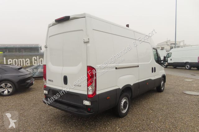 Veículo utilitário Iveco 35S14 CNG 10 X...