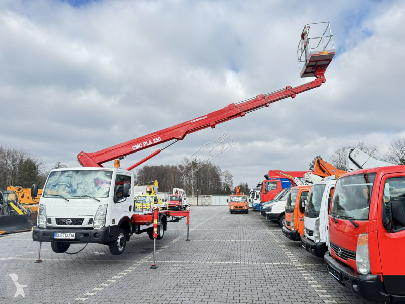 Véhicule utilitaire Nissan