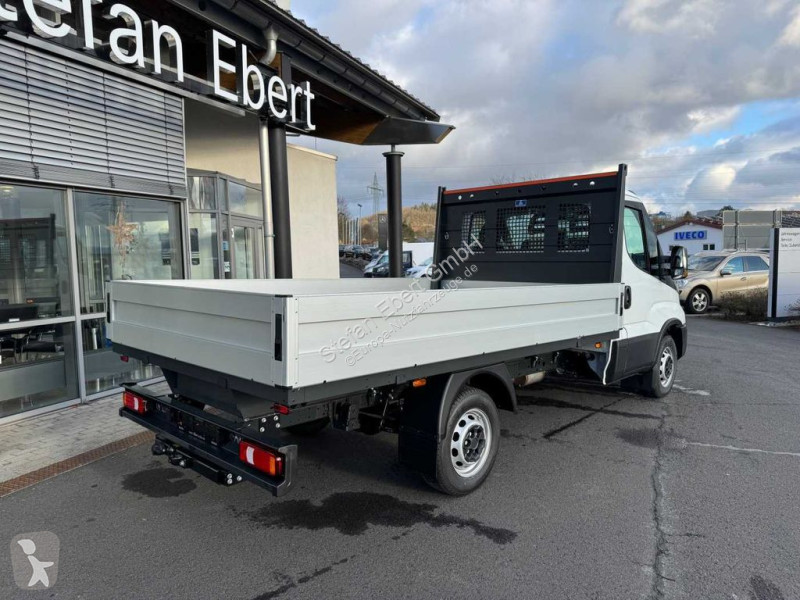 Véhicule utilitaire Iveco 35S14 Pritsche...