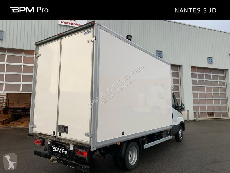 Véhicule utilitaire Iveco CCb 35C18H...