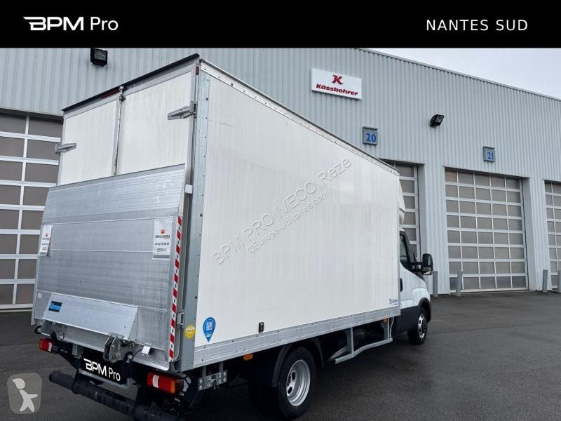 Furgoneta Iveco CCb 35C16H3.0 / Caisse + hayon...