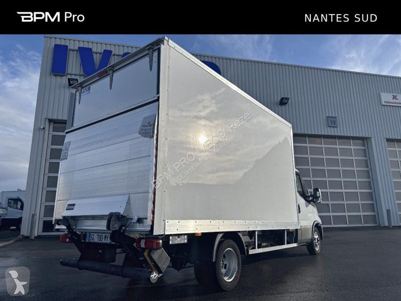 Véhicule utilitaire Iveco CCb 35C16H3.0...