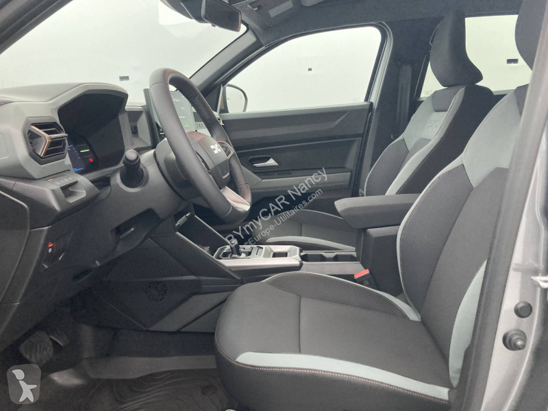 Bedrijfswagen Dacia Duster Hybrid 140 4x2