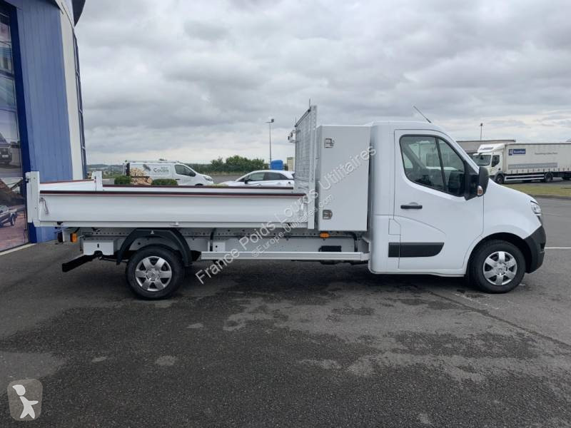 Véhicule utilitaire Nissan