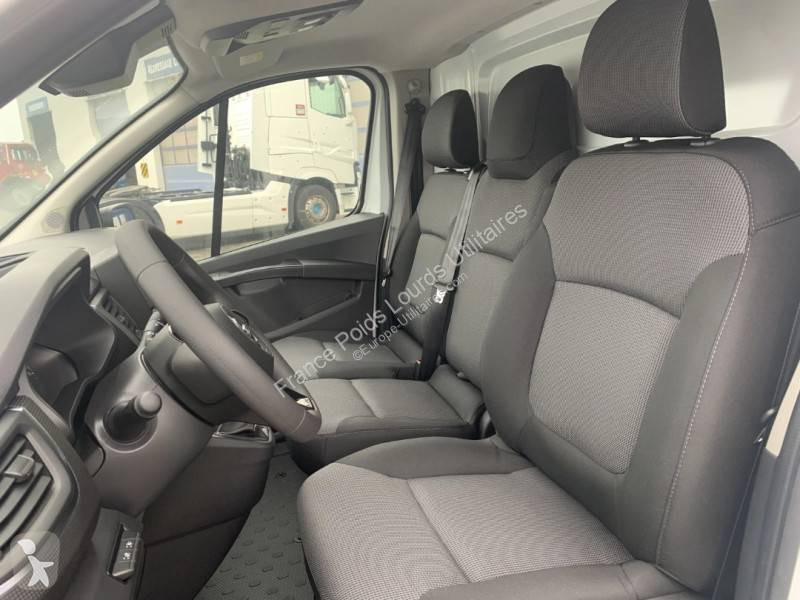 Véhicule utilitaire Nissan
