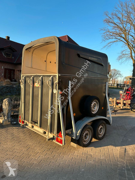 مقطورة Blomert Vollpoly 2 Pferde mit Sattelkammer