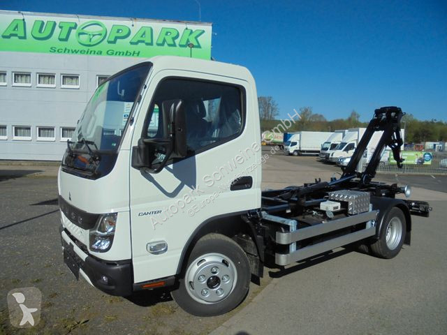 Véhicule utilitaire Fuso 6S15