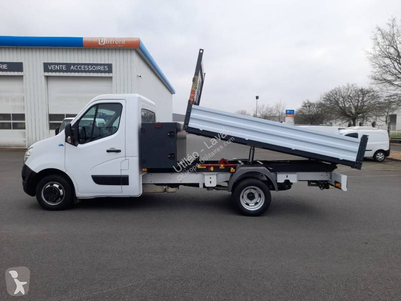 Véhicule utilitaire Nissan