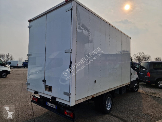 Veicolo commerciale Iveco DAILY 35C14H BOX