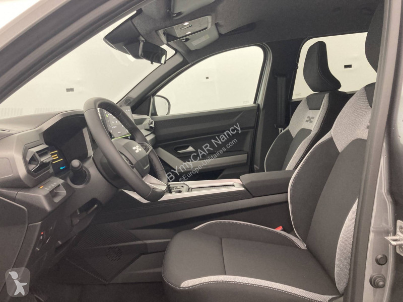 Veicolo commerciale Dacia Bigster Hybrid 155