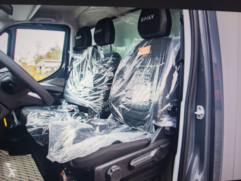 Veículo utilitário Iveco 180 35S18 LBW BÃR