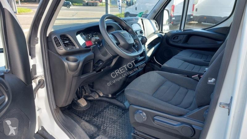 Véhicule utilitaire Iveco 35C16