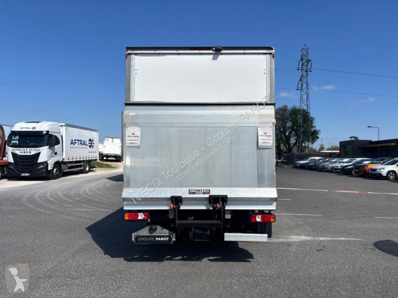 Véhicule utilitaire Iveco 35C16H3.0 empattement...