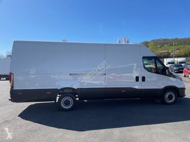 Véhicule utilitaire Iveco 35S Fg 35S18 V16m3 -...