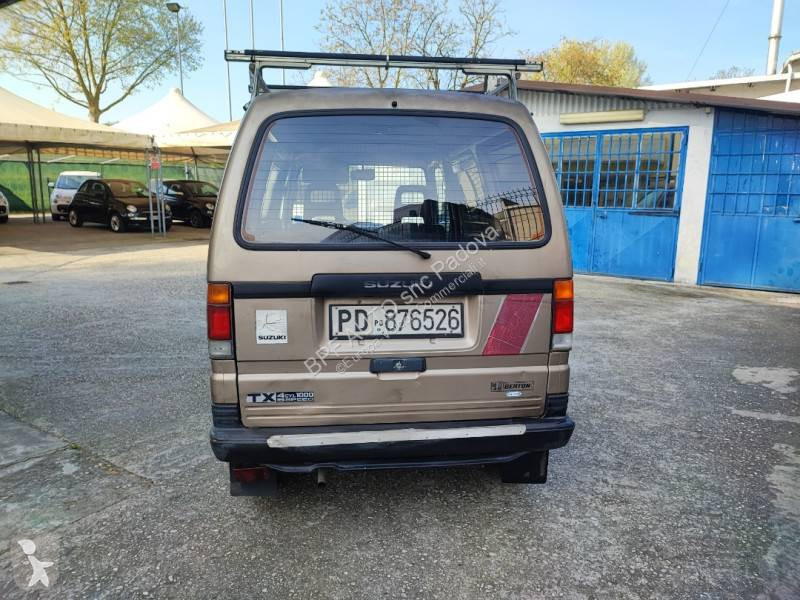 Autoutilitară Suzuki