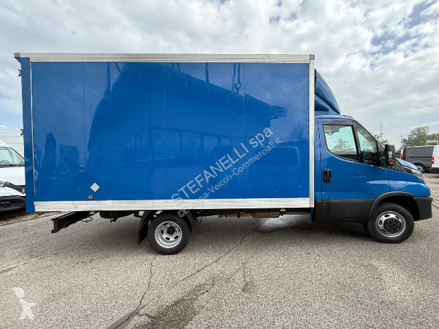 Veicolo commerciale Iveco DAILY 35C16H BOX