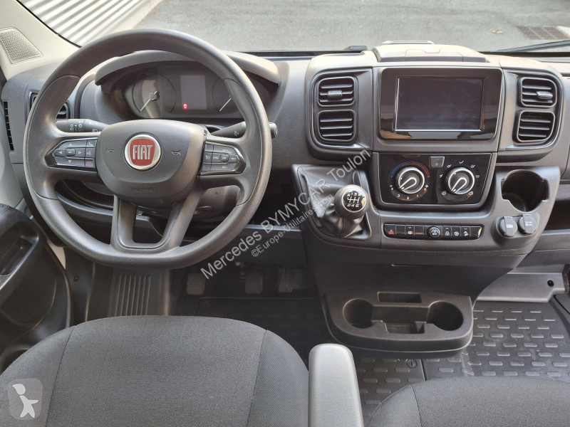Véhicule utilitaire Fiat DUCATO CC BENNE...