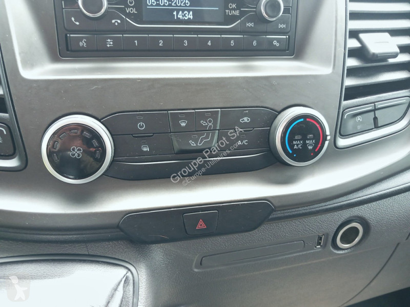 Véhicule utilitaire Ford 300 L2H1 2.0 EcoBlue...