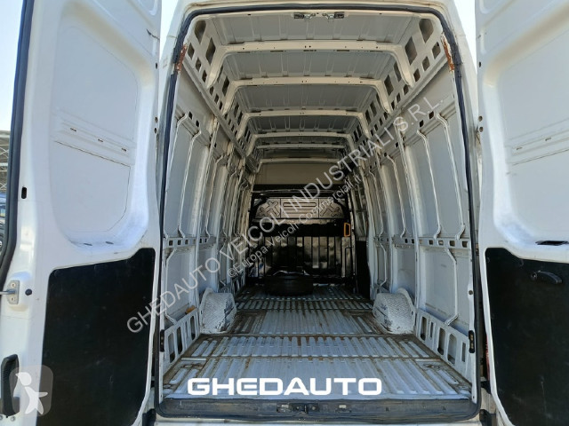 Autoutilitară Iveco Daily V 35.14 2022 - Daily...