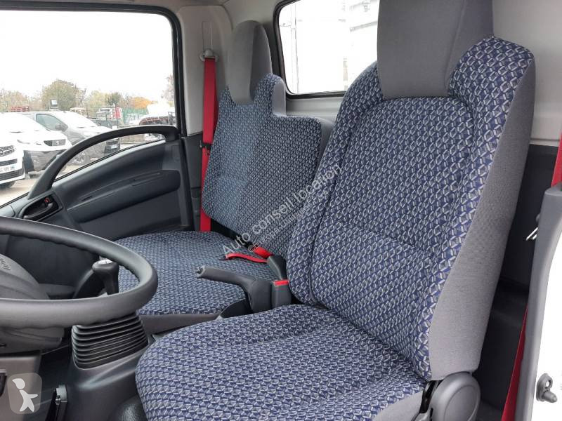 Véhicule utilitaire Isuzu