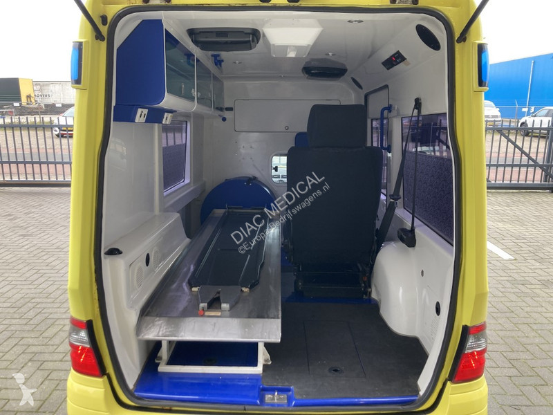 Furgoneta Mercedes L2H2 Ambulance  Cdi