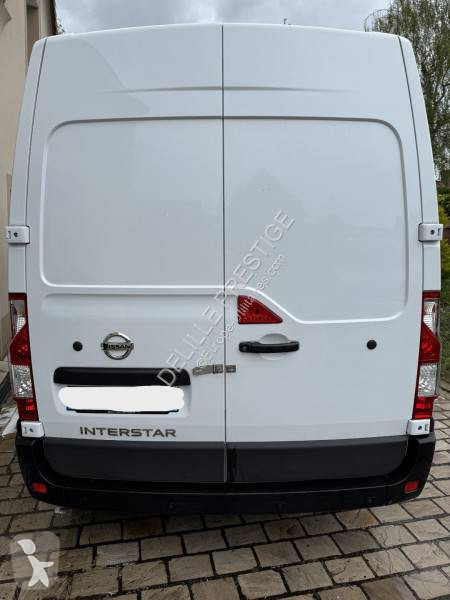 Véhicule utilitaire Nissan