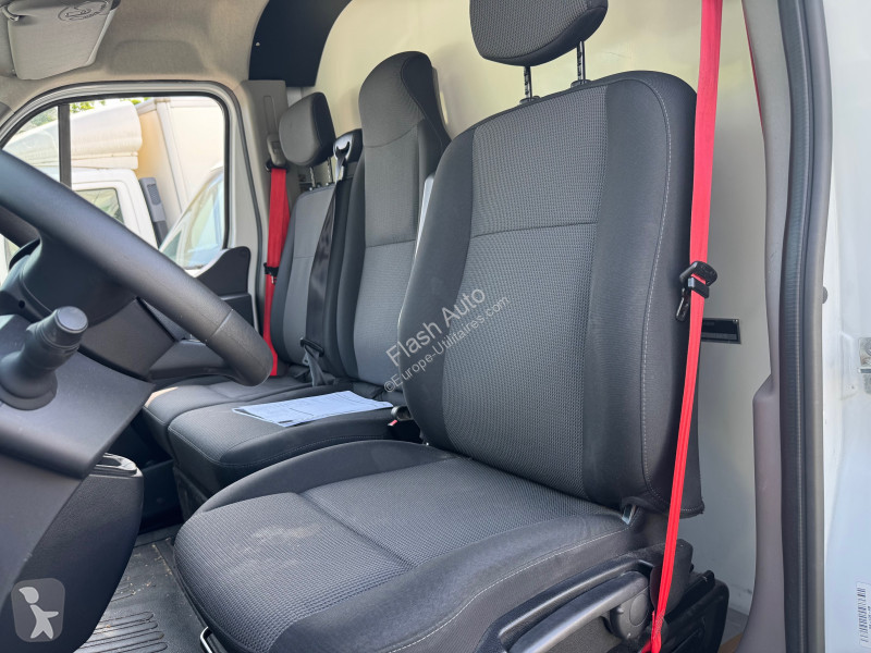 Autoutilitară Renault MASTER III 2.3 BLUE DCI...