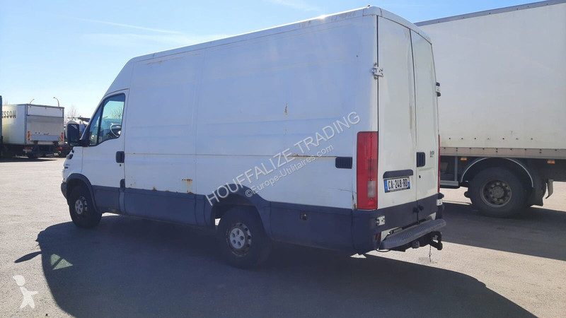 Veicolo commerciale Iveco 35S12