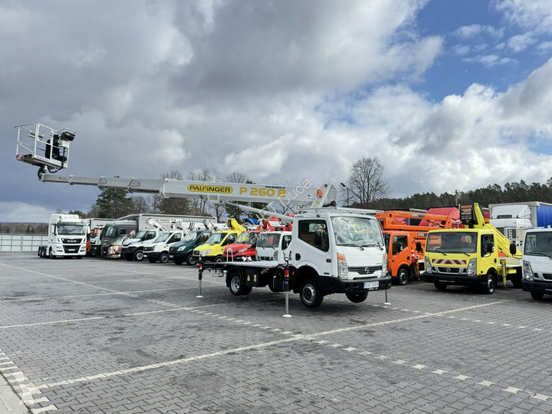 Véhicule utilitaire Nissan